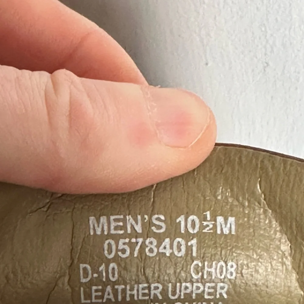 Sperry Men's Tan Leather Boat Shoes - Picture 8 of 8